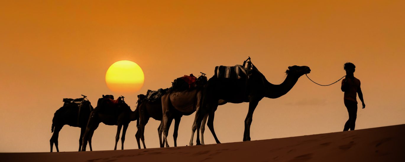 Alquiler coches Fès aeropuerto: Merzouga, noches mágicas.