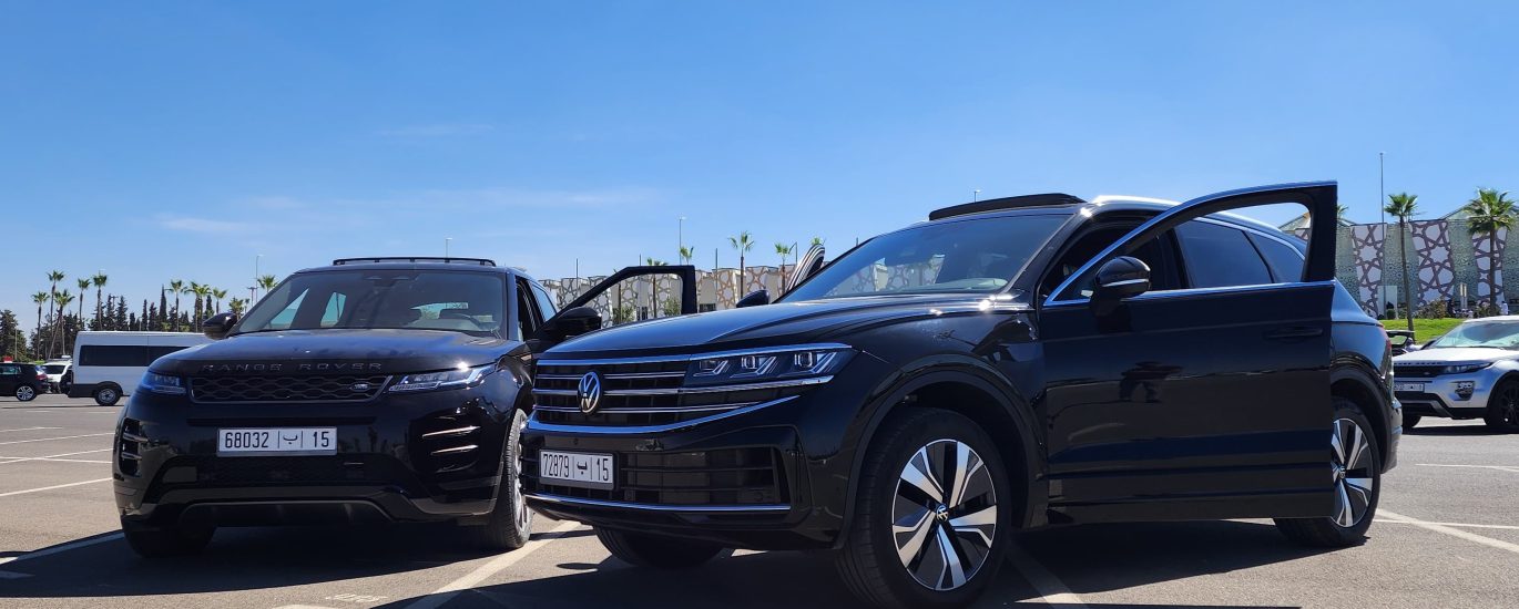 location voiture de luxe à fès Range Rover Velar et Volkswagen Touareg disponibles pour la location voiture de luxe à Fès , offrant style et confort sur la route.