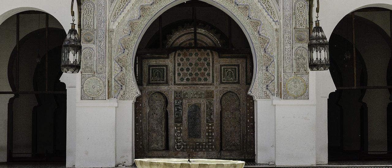 la location voiture fes , places a découvrir avec facilité à l'ancienne médina de fes