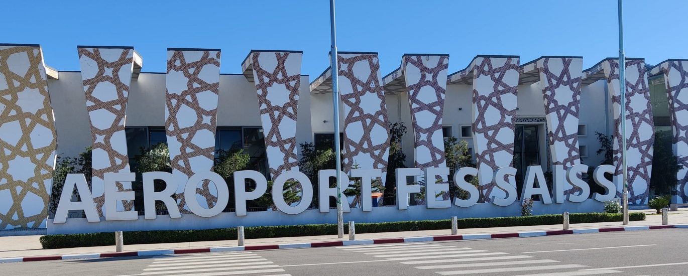 Arrivez à Fès avec sérénité et explorez chaque recoin avec notre service de location voiture aeroport Fes. Votre aventure commence ici.